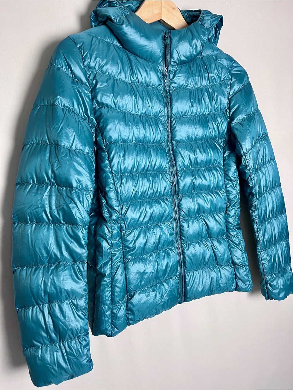 Uniqlo Ultra Light Down Puffer Jacket Teal Packable 90% Down Hooded M
